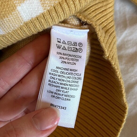 Plaid Joie Cardigan - Picture 8 of 8